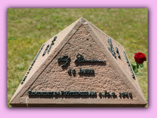 Gedenkstein für Fritz Riemann